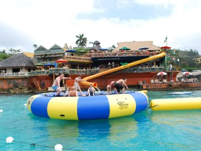 Hospitality Expert Bts 3 - Pool Beach & Bar Montego Bay 0*,