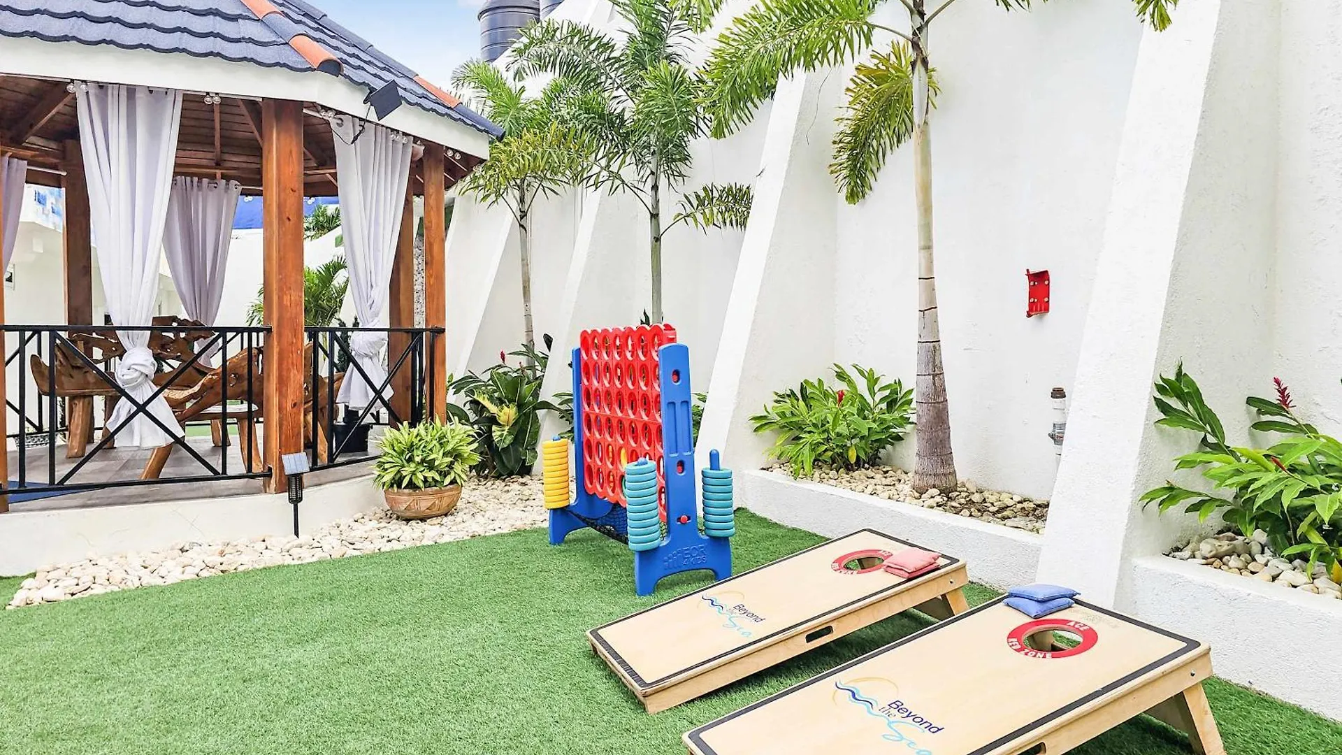 Hospitality Expert Bts 3 - Pool Beach & Bar Montego Bay Giamaica